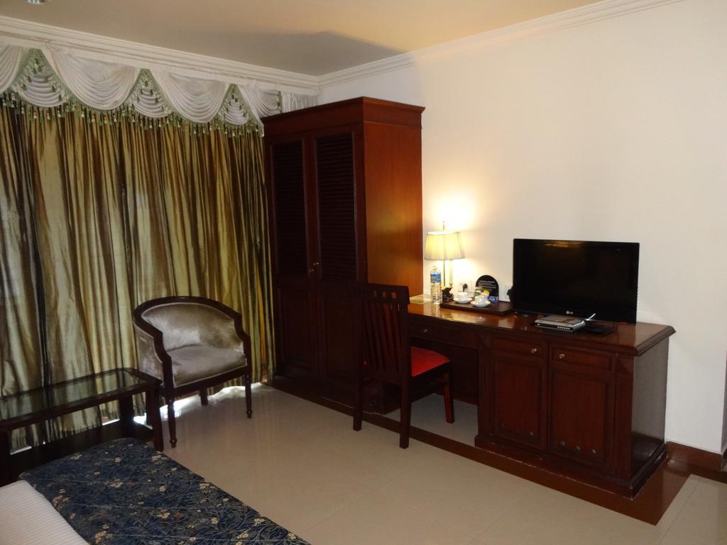 Westway Hotel Kozhikode Ngoại thất bức ảnh