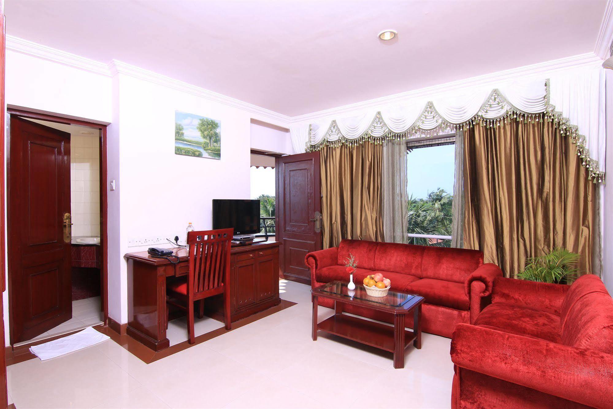 Westway Hotel Kozhikode Ngoại thất bức ảnh