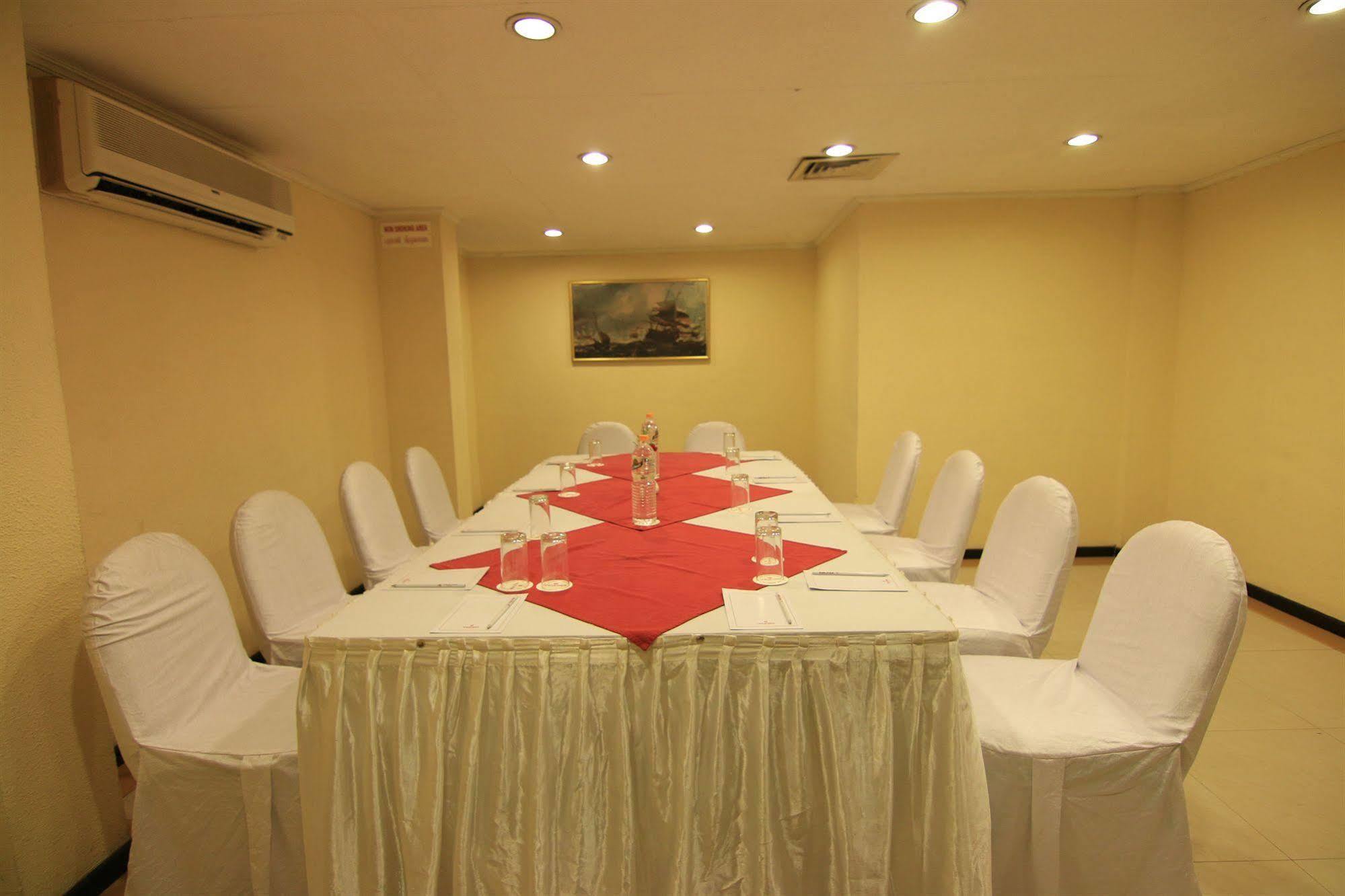 Westway Hotel Kozhikode Ngoại thất bức ảnh