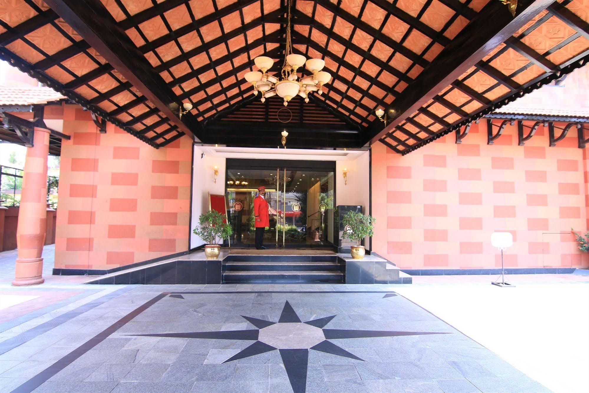 Westway Hotel Kozhikode Ngoại thất bức ảnh