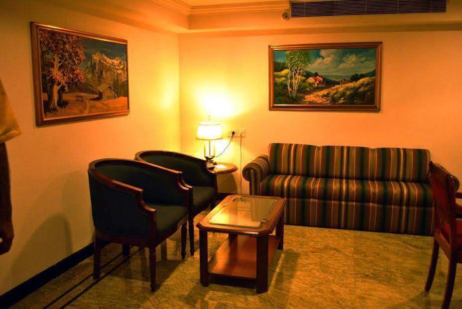 Westway Hotel Kozhikode Ngoại thất bức ảnh